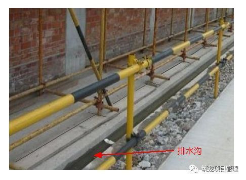 桁架搭設(shè)規(guī)范標(biāo)準(zhǔn)圖片(桁架搭設(shè)安全技術(shù)交底要點(diǎn)) 結(jié)構(gòu)污水處理池設(shè)計(jì) 第5張 桁架搭設(shè)規(guī)范標(biāo)準(zhǔn)圖片(桁架搭設(shè)安全技術(shù)交底要點(diǎn)) 結(jié)構(gòu)污水處理池設(shè)計(jì) 第5張