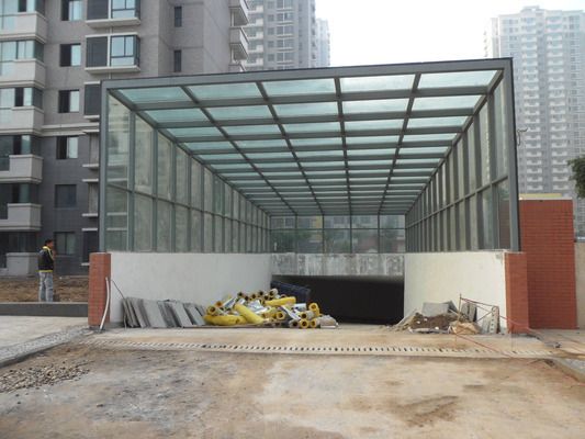 鋼結(jié)構(gòu)雨棚報(bào)價(jià)清單 裝飾幕墻施工 第1張 鋼結(jié)構(gòu)雨棚報(bào)價(jià)清單 裝飾幕墻施工 第1張