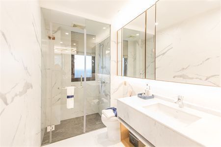 白鋼板材質(zhì)對(duì)比及應(yīng)用（白鋼板和不銹鋼板的區(qū)別）