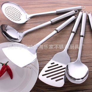 不銹鋼廚具套裝購買指南 鋼結(jié)構(gòu)玻璃棧道設(shè)計 第3張
