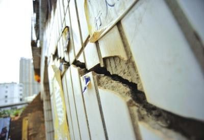 地基下沉墻面開裂圖片大全(地基下沉和墻面開裂如何處理) 裝飾幕墻施工 第1張 地基下沉墻面開裂圖片大全(地基下沉和墻面開裂如何處理) 裝飾幕墻施工 第1張