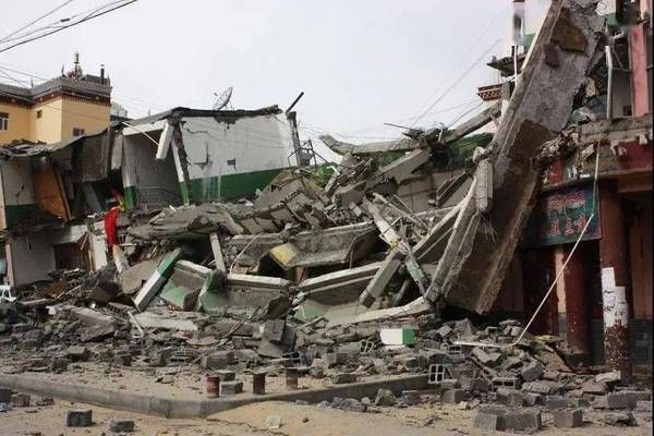 詳細(xì)閱讀:地震區(qū)建筑加固新方法研究(建筑抗震加固之家介紹房屋抗震加固施工方法) 地震區(qū)建筑加固新方法研究(建筑抗震加固之家介紹房屋抗震加固施工方法)