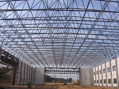 大跨度鋼結(jié)構(gòu)建筑定義(大跨度鋼結(jié)構(gòu)建筑是一種能夠滿足現(xiàn)代建筑對(duì)大空間需求的重要結(jié)構(gòu)形式) 鋼結(jié)構(gòu)玻璃棧道設(shè)計(jì) 第3張 大跨度鋼結(jié)構(gòu)建筑定義(大跨度鋼結(jié)構(gòu)建筑是一種能夠滿足現(xiàn)代建筑對(duì)大空間需求的重要結(jié)構(gòu)形式) 鋼結(jié)構(gòu)玻璃棧道設(shè)計(jì) 第3張