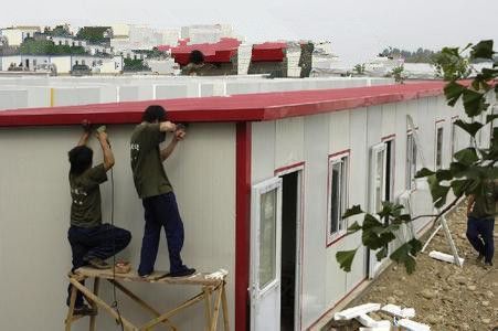 彩鋼房搭建視頻(彩鋼房地基處理要點) 鋼結(jié)構(gòu)跳臺施工 第5張 彩鋼房搭建視頻(彩鋼房地基處理要點) 鋼結(jié)構(gòu)跳臺施工 第5張