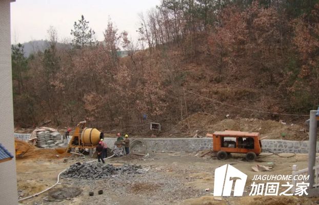 掛網(wǎng)噴漿護坡視頻(掛網(wǎng)噴漿護坡技術(shù)原理) 北京加固施工 第2張 掛網(wǎng)噴漿護坡視頻(掛網(wǎng)噴漿護坡技術(shù)原理) 北京加固施工 第2張