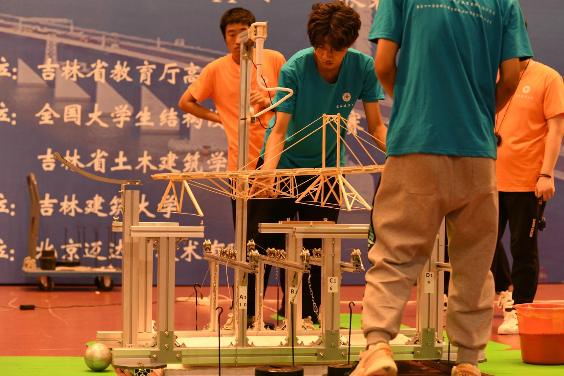 北京市結(jié)構大賽(北京市大學生建筑結(jié)構設計競賽) 鋼結(jié)構框架施工 第5張 北京市結(jié)構大賽(北京市大學生建筑結(jié)構設計競賽) 鋼結(jié)構框架施工 第5張