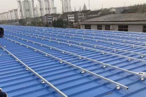 彩鋼瓦房使用年限（彩鋼瓦房使用年限一般在10-15年左右）