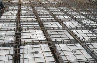 現(xiàn)澆空心樓板施工視頻大全（關(guān)于現(xiàn)澆空心樓板施工視頻大全，我無法直接提供一個(gè)完整的列表） 鋼結(jié)構(gòu)玻璃棧道設(shè)計(jì) 第4張