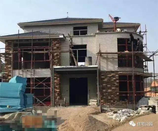 自建房鋼結構屋頂(自建房鋼結構屋頂?shù)脑O計與材料選擇) 結構機械鋼結構施工 第2張 自建房鋼結構屋頂(自建房鋼結構屋頂?shù)脑O計與材料選擇) 結構機械鋼結構施工 第2張