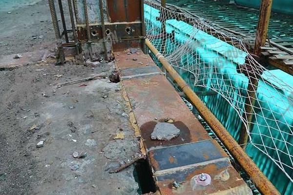 粘鋼加固施工驗(yàn)收標(biāo)準(zhǔn)(_________施工記錄) 鋼結(jié)構(gòu)桁架施工 第4張 粘鋼加固施工驗(yàn)收標(biāo)準(zhǔn)(_________施工記錄) 鋼結(jié)構(gòu)桁架施工 第4張