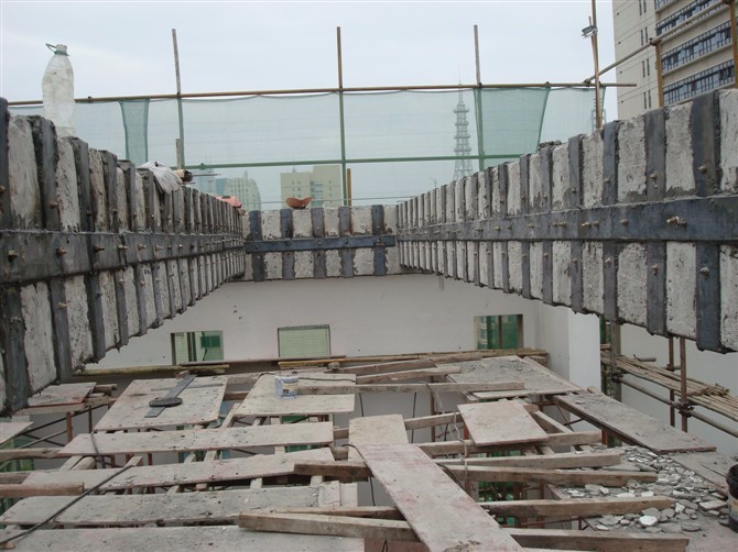粘鋼加固技術(shù)在歷史建筑中的應(yīng)用，粘鋼加固技術(shù)，歷史建筑修繕的得力助手，粘鋼加固于歷史建筑，傳承與穩(wěn)固并行，歷史建筑煥新，粘鋼加固技術(shù)大顯身手，粘鋼加固，為歷史建筑撐起保護(hù)傘
