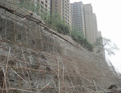 狹窄場地下房屋加固案例，狹窄場地房屋加固，挑戰(zhàn)與解決方案實例 行業(yè)新聞 第1張