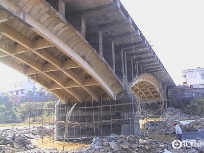 橋梁加固施工中的安全控制要點(diǎn)，橋梁加固施工安全控制