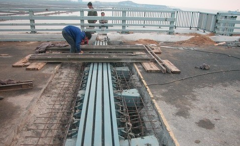 橋梁加固材料耐腐蝕測(cè)試方法，幾種不同風(fēng)格的標(biāo)題供你參考，你可以按需選擇，，聚焦橋梁加固材料，耐腐蝕測(cè)試方法全解析，揭秘橋梁加固材料的耐腐蝕測(cè)試之道，橋梁加固材料耐腐蝕測(cè)試方法大 行業(yè)新聞 第2張