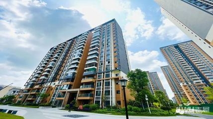 商業(yè)房改住宅，幾種不同風(fēng)格的標(biāo)題供你參考，你可以根據(jù)具體需求進(jìn)行選擇，，正式嚴(yán)謹(jǐn)風(fēng)，商業(yè)房轉(zhuǎn)型住宅，開(kāi)啟空間利用新路徑，突出亮點(diǎn)風(fēng)，商業(yè)房變身住宅，解鎖居住新可能，引發(fā)好奇風(fēng)，商業(yè)房改住宅，這場(chǎng)變革將帶來(lái)什么