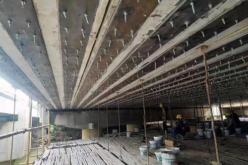 橋梁加固鋼板施工常見問題，橋梁加固鋼板施工中的