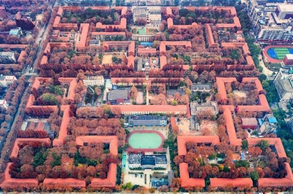 老舊建筑改造的歷史文化保護，幾種不同風(fēng)格的標(biāo)題供你參考，你可以根據(jù)具體使用場景進行選擇，，文藝風(fēng)，于老舊建筑煥新間，鐫刻歷史文化保護華章，正式嚴(yán)謹(jǐn)風(fēng)，老舊建筑改造，筑牢歷史文化保護之基，強調(diào)意義風(fēng)，以老舊建筑改造為契機，守護歷史文化根 行業(yè)新聞 第4張
